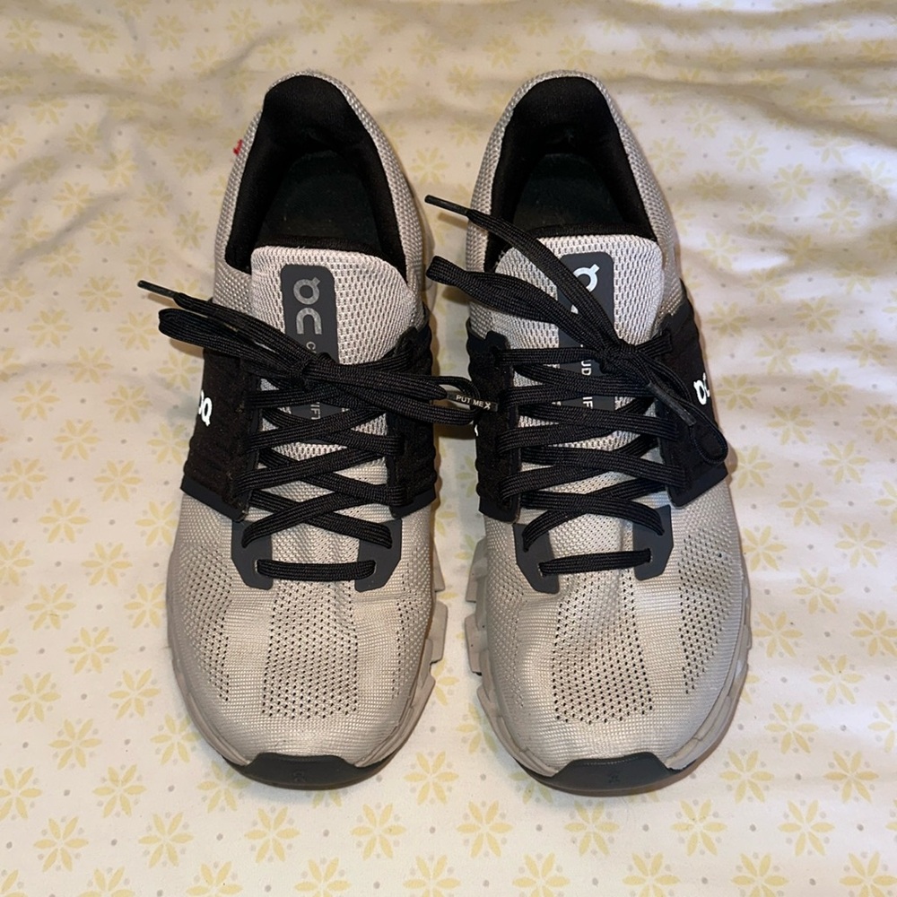 Women’s on clouds size 8